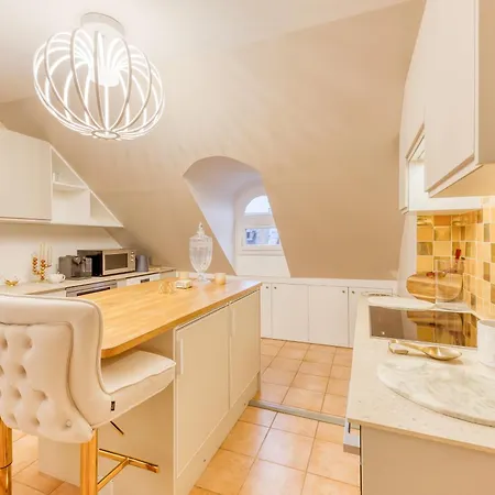 Escapade Luxe A Deux Pas Des Champs-elysees Apartment Paris