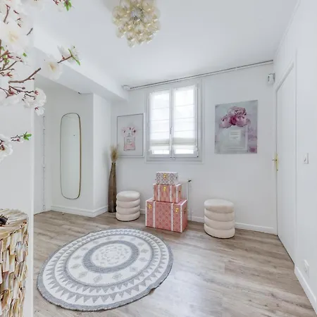 Escapade Luxe A Deux Pas Des Champs-elysees Apartment Paris