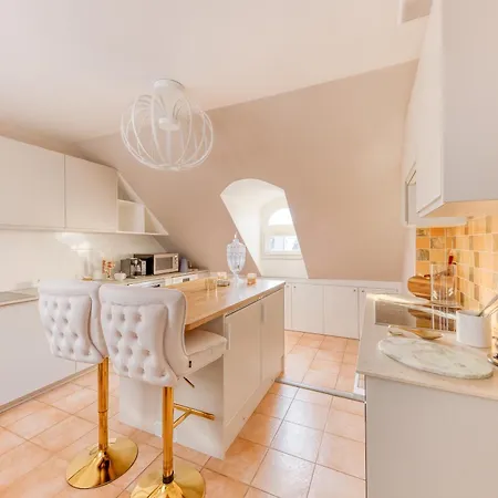 Escapade Luxe A Deux Pas Des Champs-elysees Apartament